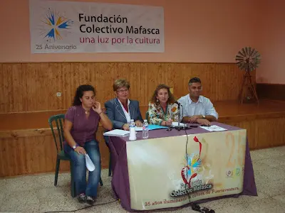 img/b/R29vZ2xl/AVvXsEif7wbSAeATxltwJJEIkMMEPJCHXcDF8a2VNRjb14TjrAWNmsZ-HIYYlYmzTFyqpVJOhUYgflxPv7uf10dHBSIhnkS9Dfa6pMw0nFbUzAeWO9HY5tSU3RcMgg-SfF58mabJ-a6ocJgCXjHD/s400/Presentaci_C3_B3n_programa_actividades_Fundaci_C3_B3n_Colectivo_Mafasca.JPG