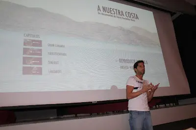 img/b/R29vZ2xl/AVvXsEjWZ_V3U8OazRfTIlnM3VePEqXBw2VYk87nnDCcBG1CuSQZ5mTRheDVOzljnZnIvLwEr9o2YSS3VlbwS_08C4SdfXo7r-ojwhXjgxeUZC9PNOM8bYjbVDHss3bPq5byRzMAHtaFUQlqhBVB/s400/documental_a_nuestra_costa.presentacion_fuerteventura.jpg