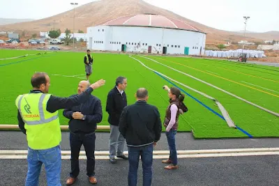 img/b/R29vZ2xl/AVvXsEhQ5Rr2MTrIlnCxcc0A7LaLMUkNN6ubrJua8SQ1gcByGhrRMOBqURxnjGKjIvCgaqI-dOymHsbbhTH6I_NU6tedswFrK7PdoD1X0UfD7wFy4da8CF4dbPinlaBlzR2890MO4uBJjaX4SDI/s400/campo_futbol_tetir.visita_instalacion_cesped_(1).jpg