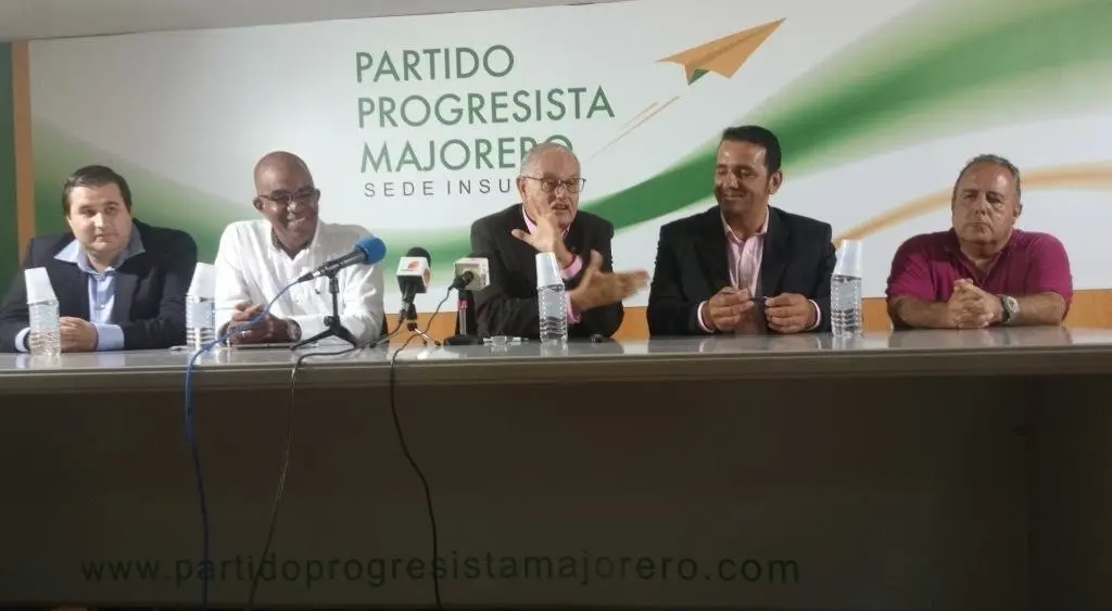 img/b/R29vZ2xl/AVvXsEijcv0RXdOT1420RYCSGyZv7IHBbrFttLe6LTtlTnWt_XzI3pt0C8fFeKXQnl0xmY2rMXv-jT7oHoIuK975d_UbJrbBAG1YhRPcl848tF-z12UvUF2mj6-w_eRucvH8Ddue_7KGbkjhEGs/s1600/Candidatos_Partido_Progresista__Majorero_(_PPM).jpg