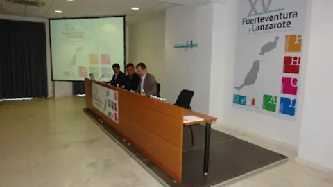 img/b/R29vZ2xl/AVvXsEhrhFe4AuqOfrUIGjFdeJEz3iVXU2nHr-xj-a2xvWN85B2yiJYAoMNkLc3bxcP4sKPTYyFMVjrFolVNDXSTG7hTcQtmW4dlwU9gPG_g1NJwP96R03r-n3SSXupH6g1r-fZmEd8dG5CaoWJZ/s400/Jornadas_Estudio_Fuerteventura-Lanzarote_3.JPG
