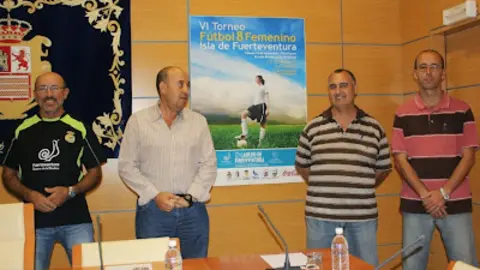 img/b/R29vZ2xl/AVvXsEj5zcKeXut4nqneKwJ9YDnLFtpW_uMP4gSYiyMkO84EF3nkErZ4rCDBwzvZdA8X9gS6A6KjHKskg24_m7JDeL_1xcI-QoLlgq982JNw-vEblImPTXl46xbHtCCDoeEA4pYezIYD1hmvS0o/s400/presentacion_futbol_8_femenino.VI_torneo_(1).jpg