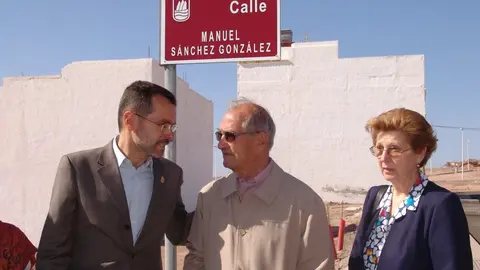 img/b/R29vZ2xl/AVvXsEjStvKimdGvbjY4Rb_fXM9CbpH7T6-4T7qiFgW9cLgoKPfkDPtYqS1D_5EiVdBMP1JL53qpne32oXUGvyyHn_Wbh7fhbn-I1ESRKCwfYt9CScYoVOn3OKzpEhkAHFaE_nisnKvLfjl9uhM/s1600/INAUGURACI__N_CALLE_MANUEL_S__NCHEZ_GONZ__LEZ.jpg