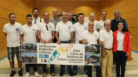 img/b/R29vZ2xl/AVvXsEiBoGReByWfML5Z2JFyn7jkybr4qiPQ1d5uPpX_cgTXCchtIvDWha7e9RwvQhPvmNmx9hHBfU24jvGqtwiuumeZwXV3Bk60eklvsJ8WgbzwAWTmI7HocpnBwJzJpo15N_Pn4pzuwQ3UlVY/s1600/Ptcion_Clinic_arbitros_futbol_y_antorcha_concordia_(3).jpg