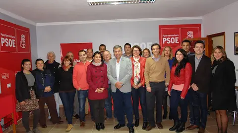 img/b/R29vZ2xl/AVvXsEiWoRJLzD0Kw81edPyGxm69BD0Fw0DFClnvaxjVs100SUUdzulA0dTfKrqN2f7w02W0P_fVT_w4zdAwMVvo2hxlqoTPtZOSD43ATOC0DrTqU2xKIRQrZMOtfGurwpRyPfAkhiVINGa1D8PT/s640/candidatura_psoe_puerto.jpg