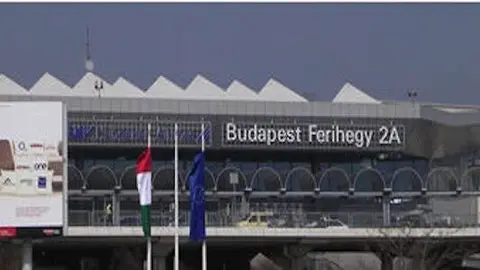 img/b/R29vZ2xl/AVvXsEjfOgi3E5JYpESN2kaftzkaX12JD0tBrZw7TCjs2Xg-bqI1OqnC0hL50JGI3aUDg1jkY2ae3FWTdi02L7sMt7GoKGURgJI-v8y6924RUaptzNDi4UU-vEJfDz0yI3eNM1rbgW40hyRkLpbG/s640/Aeropuerto_de_Budapest_2C_Capital_de_Hungria.jpg