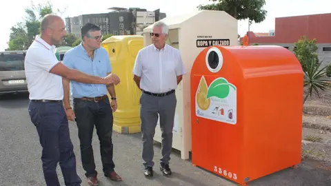 img/b/R29vZ2xl/AVvXsEglxmgVrPxg9RFF7x5YKgxTUykpvIeNJtpZLeJOSxafUX-omgATOsQzr0v1qmjhoAKL9qduLEpBOJKBVEwdQovd0neA6ntlp80tkOCW0mePR65M8zcaMGzXB6XKSQQAoX63QELqNi_vjVY/s640/FOTO_ARCHIVO_PRESENTACI_C3_93N_NUEVOS_CONTENEDORES__281_29.jpg