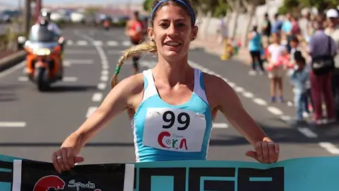 img/b/R29vZ2xl/AVvXsEi6zXQR-T_7kmpzJMNIFUlkHLsTq3_TKDBoKlSzxqDcobr_tHnvIBNOiBfQmbyoRRE8r02ZDVgbGUOKU29N7pxuOSEZrpiQQmBQWPjTMgW_mH2-4iK8YlP-3Ahcr4VDNe7x7baW8IzM6e8/s640/Ana_Toral_gana_en_la_carrera_Deportes_COKA.jpg