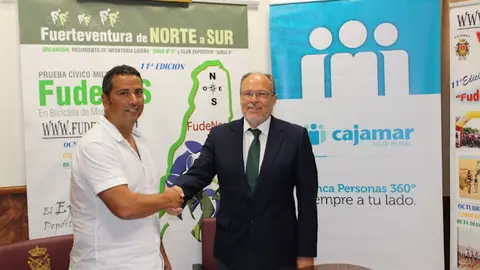 img/b/R29vZ2xl/AVvXsEhFStapjucDXJx3ZWBSELnz7LMs7eTlpdAAWiBEDKfZRsjUbZJ3oaWwBeu8Y9N7OhRw0z-yTniBpqfjbTEVKQ1CizWpFGuVF2SczMBEd3ZvW4Yk9dQODHz2SdWNVE8hXIy_MGlac5u7XxQ/s640/Fuerteventura.-Fundaci_C3_B3n_Cajamar_patrocina_la_prueba_ciclista_c_C3_ADvico-militar_FudeNaS.JPG