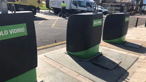 img/b/R29vZ2xl/AVvXsEjOUktxcOfVZa8P_flspPhSeyLG6ujDFRcrIKeGMJPEfzACCuRmYIs0_mBuwc8unvlUWGIDe9oRLiwYCv1QKB4Sm2VC_sM_QU9V2cyfYKvljc6OmHlBH0X-KRM3qmtBWrLSW15-s0Mvxa7P/s640/Pajara-contenedores-solo_vidrio.jpg