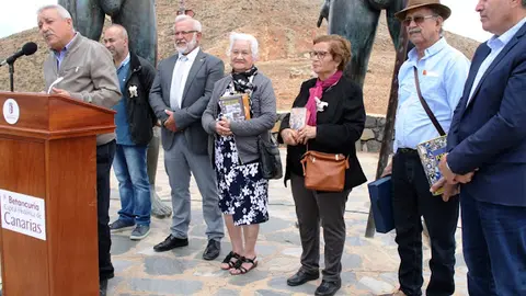 img/b/R29vZ2xl/AVvXsEiCDbBm1hVx9LJx5fClaCJ7wzHC49gv9EAqab_9tHMoUdcGd4vk7U14bP_JE5mLRjziM4GGAvAYNA93aZ5pRWhlBjfQ_p-fuCER3VjXOREdkt9mscDVl_fb017r4VaYdNiRVLB4NJLqSKei/s640/ACTO_DE_ENTREGA_DEL_PREMIO_BETANCURIA_CAPITAL_HISTORICA_DE_CANARIAS_2018__282_29.JPG