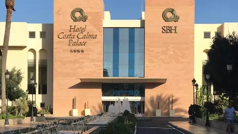 img/b/R29vZ2xl/AVvXsEjwrRFyGbAOG_dzYppeMBQ6gOxj9uX3hT9JFPiWtJk7kYsNDwjm69LaU2A4PDmH-YDF30eim8S7ZxRRa6bfMk0wgLEFq1utL6WPePk9gpryRor7MzaOCLMwBwpp-X0qMSwCLBfITTtRVxxh/s640/Hotel_SBH_Costa_Calma.jpeg
