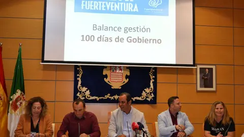 img/b/R29vZ2xl/AVvXsEhLG8RSjxvNprG6BfFy27nmuQ6oKPg1QMNe6emHTzj4UycnqlqHYrqVpoiB_Vn55v94XxzaFNidHghKzUQnvUsnmo-D_QGzjWb7S9FJ-XuOBv4xR3zZj6ZQeMDo4cTfHveH8YbObRekJ_Op/s640/Balance_de_gesti_C3_B3n_100_primeros_d_C3_ADas_del_Grupo_de__Gobierno_del_Cabildo_insular_Fuerteventura.JPG
