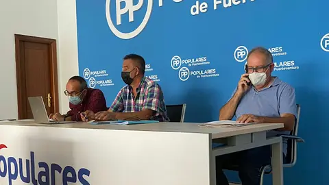 img/b/R29vZ2xl/AVvXsEhZF-HhU9YDSkdWMLkKc_MSLoHKZK0N8OzOCZID0mb1NUHOxNjpLQ1IxcpxV-1QlYFS1QnuMYH-4EQSehZeJSJRPKI7H8dGNjIeZk8ZEv-uwZFbO3pvWJyHewKGfgXNbVnEYQzizJpAhyJB/w640-h546/Partido_Popular_de_Fuerteventura_acuerda_la_renovaci_C3_B3n_de_los_comit_C3_A9s_locales.jpeg