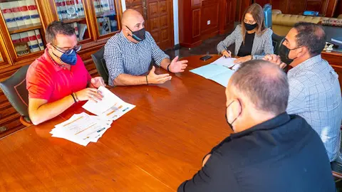 img/a/AVvXsEjdDI52zODCeHu47Xy5ttMTuUSeCiDvjUcXS_IblRWtP7LG_RK9rsls8HXN9lehZUL0z0c2HRPJEuqizDErAAXxPTODvvydQbQIB0Ekks5s2OMg_G3ov7VrVZpOAhzc9-T4kbrUlJI89o-WN8sz4XbwbVd62ygT-isMUIwPmzbDKm9pvcUg6V9P8sU2TQ=w640-h426