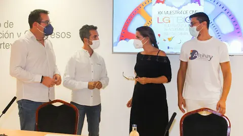 img/a/AVvXsEh97ARzoJIRpmEgVOTekvII2uUR9W-1KYiuZ5eCFg3TpD2KgPllTm5HmTKhhgcdDlIloDQJKE_iIZI0q8xTREmBfT6n7Rqgr9l2I1r-5B6TUI96Ky5NhpP1LyJlxiOCOVuaHiyiblYCeOrizG-bXM7M_fU3ijp9c-ezHq6jabkZJ3Gcj-VFkKtCoQOZnQ=w640-h446