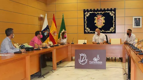 img/a/AVvXsEj9dCp8Qdyl9YTA3Q8i-US4BuQ7rvdlGfWh23jLhD-lqDPa3yYOWSUqjkLL16gSl5KF-e_e4_ubpSTTMZ97QAo2jFYxcFH3uSrpqk0qlLyshMe0VZ1hsHGNZnSUzzBLKBamJl6mHBCdHeUYy3vl4r8PpQnoki8m9kt04Q6StyxtCWr6x6qfwewFgteHYA=w640-h426