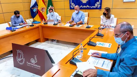 img/a/AVvXsEhct59onpgFznWIctSZepU8tutN2_ypN7splzzQeCZwQmP6Z8qv7nQ_6nBrDnzcTvnbFeLnko2rDnNo4tYu5QeeY792eyzWi31MkvtjRWxHwRJt8WhKWuByuR_F2FV5IKP1ZekqWjhTWjLwKC3-x7LQgYMB-Cf0kIHeT4WKyMk-8iYcaKO95cB4HoyZKg=w640-h426