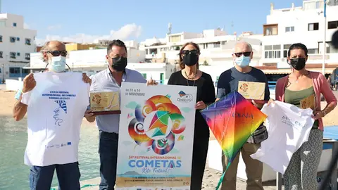 img/a/AVvXsEjkCGclSbrkh4rFdHyJYc6cZA21KrPKPID-GO5Dcez5l52Shgol3BGtzb6u7uxA521FF_nSOfqsXD7MWOcleYH6gkUDKbrFphVrTE-5Zg7nGARvtexhc9C_JtGQW0ErFlb7TRDKzD-urr3kn_YayH2WKqhTblFlJ5vpOazudWUObUM8fciun0ERY3cJnw=w640-h426