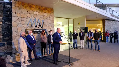 img/a/AVvXsEh1HgoTFllANOboHSOZZMw5p9DDvRTcrT50HMLqwzOh3dg_cyPQnFJstu7m9qmUOKjBviv51_GlUXnX_QJJ2qttiTzgtW-q4YWEAqAw7GJy7GiK53MJL3pztCK4-Vza38eSXVMuDyEwqNNdSfmLkpqtbH8-4_7DpLST71CC2KMRxzwR-K_sLl34tOzlug=w640-h426