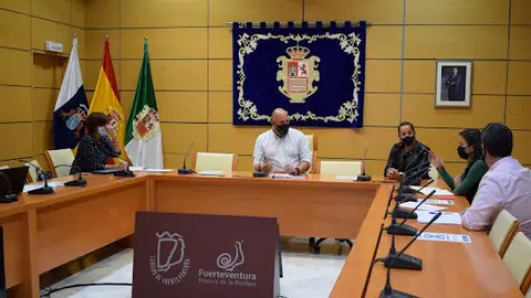 img/a/AVvXsEjBfw9552elMysTq5Hv84v5Lac2jhAOTVMRk9CZmclG50_Lp8gSpidQsI4RLkzattscma5KyvONsa1LkB7J0654QC_OmVkU_qrz7m50gtkOdwXBOF-HhiDegYw7NHr_UYQo8U269y1QZZBqaO8pMqqkPgRzxweYshzMFd3vqGnFVshtxV9saj_HTIza9Q=w640-h304