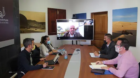 img/a/AVvXsEgtIn3Xl4O5_ePDRmmQgWJB0J6n46xj4_U-qGba4QhoUpyW6A2KQeMZgl4Kpr7kyluVehe8kYod7wee9ptbiovTD3mBhycxBtOEUnY3TLVjdtXoi1Nl2BnLfmST6xq6Wi2Fi1MeN2bnm53sappqcYYozBJp9jIo4-2Y2gKBejCHylN0BST6KecLBb_mlw=w640-h426