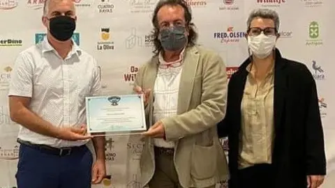 img/a/AVvXsEh2vm7ClwwyQ2Bapb3oxIOH2EwJYjocE9NfNCl1cIo77wXKoeWk_1cpzKu3vLMsgBBHD1QBezrmbf6KLuS9CcCsRWkp0Rrrg4laLpwPfyuuF1gyG-UWMMrPHwXGgKCoc1T8sFkJDGTZgS8jthCFc38WUrlHNVA-lnzK7r8-e0nSh-ecOczEI1O19ga0sQ=w640-h440