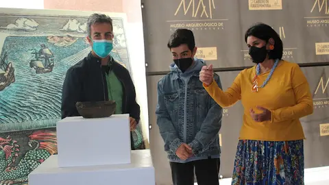 img/a/AVvXsEjH00r1IKMl_0DFLRJ-KpZbydnLQJPAzCyZ3SoMFxZmfTIBlFwv-WLSuBAyEIWplgjlci_9vQbRo903jPqRZ59kV59Y8mDZbUDIslmt8XFCQmjbY-df6Tbg7tYQfBR5g05rPDsyrPOnUlINZx3bWOCOWkfrdctPIQzBaF_f-b9JIgoPf1LKzeD53B8xyA=w640-h426