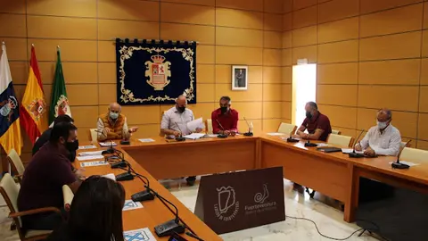 img/a/AVvXsEhLgriU_6z6sLLsbbUznRacNM_4ljFE9aRKsXxVh15SicTzVbtqFWqTmtshQU5ZijKVwkKQ69DDo8VTBlbFNzgVZwAKRH2Q6Wm3GpUV6r0_Wgc0-UiyhpRxt23zOHOJPOX9RTONefYeAsClJVm2LmqvRiah86hEbYgJ31pn1XGM_21ma4UzeKp0yVix7Q=w640-h426