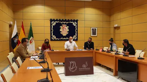 img/a/AVvXsEiyh1ZLEhnnpZt8j32YkuJEtBetm1nARDtWsKEy4ls4znMSvwKFhEUrfYIh9ZwZTr50J3hVWSQsTj_vOg2-Gd63xtvOdEeXFk_hl_LQBf2R69dJeoFEBpkKnouHgGFTsDAIc6iJBAxPw80eYYYHY6jE0OL2L-_mhEtf-EYeJVKwsu3iy6IDzXbA5ilfvw=w640-h426