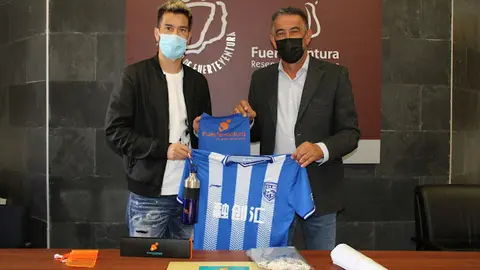 img/a/AVvXsEj49QwJDGLZqmecucvF0fjqltoOyviYuYxtMFr_BpMP4z2_ngnmbNwTeQniS0GETu3V2YdNu5QN6HoqPLWlZsLfnEAVrU7G17gdrcmu5gAkxKCkk1oodFCyzh97bhrj6xsa2ErB44n7b5miugXaTh3vT94QheZxHu-18HOmHCbOLIndJgeG8NlXIGcjmA=w640-h426