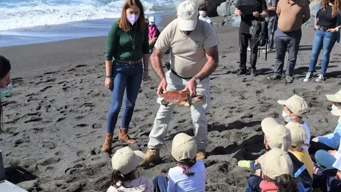 img/a/AVvXsEj5aYRf_EV-wFTy4CGEy2fl8e3DTfO0rvW7qZi2m7-OR6lzgVbAkx9WnYm_2QIPy_X_WjIuJbZ5cBNP9XkUFvkK4g8t4jzs1le6-QwBm96RgitIbepjnrajc1TgyxEff8zURIO4Cppaqn7FyO3wjbMUjXF8ZaK9J4cC5qwSgYEHzDXN9Rb-k7yjY0sKVg=w640-h426