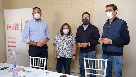 img/a/AVvXsEhCapH-ko5g4Tslvb90M_EgnVOzGvzOA0gFm-5RorMPNeYTaMTInPfBqSkv1Q79fjdPRUvald_e1RZYx2w92CxtdTfIam71kCY-mJrx6n1wElbjs5nSmFUmZzRBhperQxa26lhfXZZWAbTkTB8RLMFldUbGfMbH6D6OVJwWnC1sQOqL-Gc2cGexJOZU_Q=w640-h416