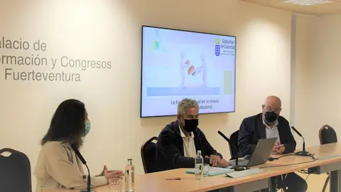 img/a/AVvXsEgK20jmGyvm-qvPQ4WLk4CgHK5cONkkmI3JyOJAdPcG7uW-xw-yk644cF2xV6B_XlRK4dbuCXF9Y9a-I8b9RFutCJvYTfFJb5YbGgcOGp6VPfI5xN5trVdrOuGn3IUuf4JOvc5U0GaFdDXR1YzyGbjVDsOu1xiSjhJOh_qfjM34bcvT9GNo-3rjfxgzEg=w640-h426