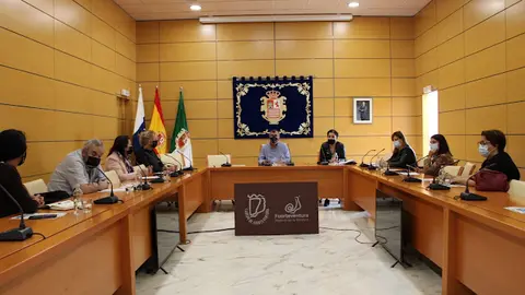 img/a/AVvXsEi88yvdpCtHhl3bjmTie-IfJAbf0bGDxkJhbJ-8VmpkjnGE1GQhKSlyXoPmvthWqI7G-ykKH1EWp98Q-zuqBEFZ_80-lUr_ocTJTbPFzwmEYHPF7KRrcfX2-VCG4i-y-vdRPCr5pRDeBDtp_HC2bCZRDj3cOdQC-7giTRkstCpaR_NhfFl7-alA6lHS3w=w640-h426