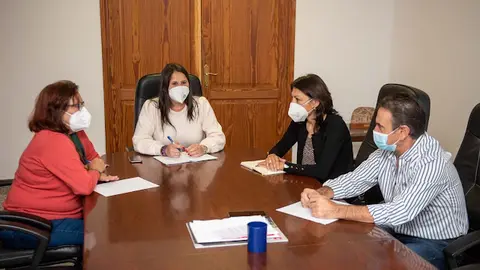 img/a/AVvXsEiwNqbavU5Qi_VSyt0V9rqpU3TyE-LEf6HZ0q_6fBilDhfjxrjZrqyT5wYYCLJtS1NPuqXr6R7YCQ8xPuGZr5-eZf7g-OdmIpO5SsqRNApbYR6COK2bptJNix-CNXTbRZ9aa8P9y6BGJdn67TCOGhg6yuLCfmyRGauqg-y1BikxLpfU1coJVPeX1X6djw=w640-h428