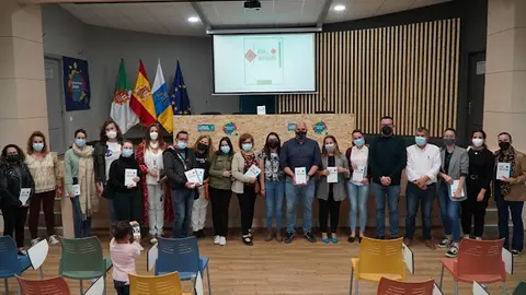 img/a/AVvXsEgnExkWUvJ0Exj6X-vp8KuOYE90G0pbO6fRqO3zXIlWIR_XtTvmYBn6GfqZ-4p6hutzscTawpCUocLjjr02nyd-noAbp-aaTLodN5f6jt0YzGtKGwU4gCdhCSmNbUaLd-WM_-reeUByk-n0C6YSQLwX9MptYxL9KYrPqG64TUSdTkLST5TbjS2EGARJPg=w640-h426