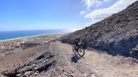 img/a/AVvXsEgyc7j4P5yE4gig9y2BpRQPMqzqnP6-iiUXB8v8DXQdvVNvB9xio-P1QgZNWYYh605NGEciRu7Yqgo8mBTpNcIZ7xO7znfSFzJDEzK81HdNbYZzT_M8Qh40CW_-CSQPs44SHYPjegHtQolW8CPiryDEIec59LP7M7Hw_euBnZE_6qcC29C7d5bPLx8kAw=w640-h480