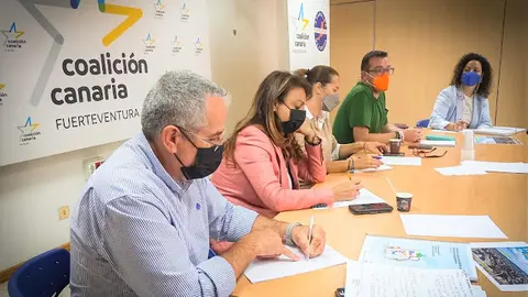 img/a/AVvXsEi-pYbt_duuuDT9V9oZzCvEfivQz1vkckNoLXB0F2icCAg6MoV1jttbhK51VI6_KLBiqQ2NeTjfqFliPhCvVCVCnm6rnIrTFvyn8QrSUp1jPk-lgXG6f3mVKg8RKPZWp6u4KkHz0RmNykUutv-rRicP5kf9MiGljm-K0mxSQp4Ts6NZh_X5R8eV1b4WXA=w640-h486