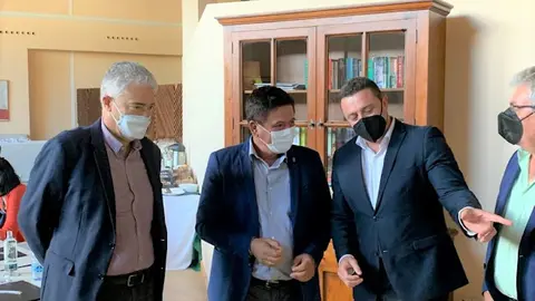 img/a/AVvXsEjpI9CHWxxAgIz3e1gnX7Enbn1kGnfCMceAugrqx6uL2qzkpCLfcRiBNMzgaVIF1ShGB829RgmuDeDvJm14V2FXb-U5inIpql25oZFg7BnGyRjveMgzxmdqSRNIIr5FipbxL0vF5HlPgNRXH_iY2hHwG9Se7pqrioX-WhXO4NhM2Qy52Eq_pN6mA5ZbAw=w640-h480